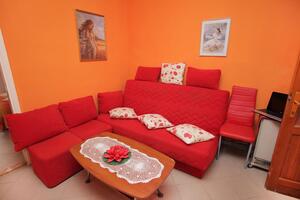 Three bedroom apartment Trogir (A-14907-a)