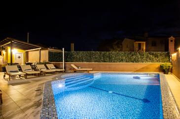 Ferienwohnungen mit Pool für Familien Pula - 14924