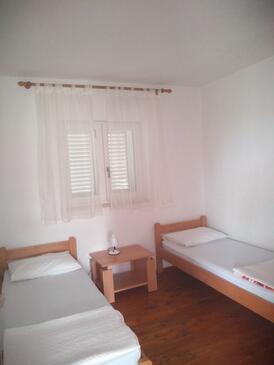 Apartmani s parkingom Njivice, Krk - 14932