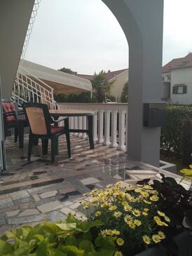 Apartmani s parkingom Njivice, Krk - 14932