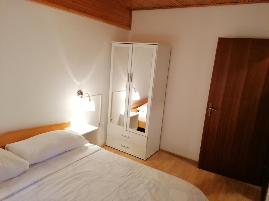 A-14979-a - Privatunterkunft - Ferienwohnungen mit Parkplatz Smoljanac, Plitvice