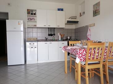 Lägenheter med parkering Palit, Rab - 14996