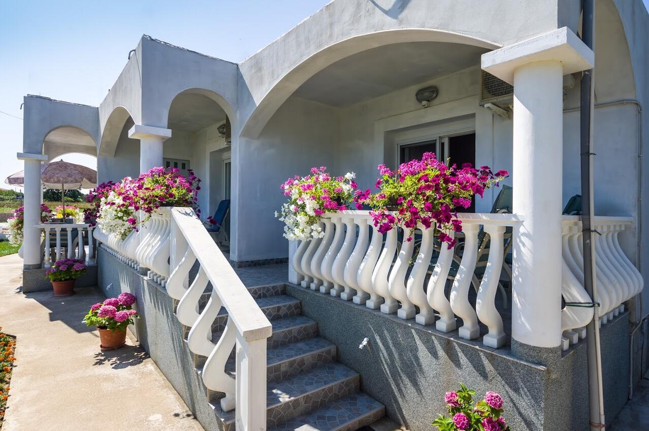 Apartmaji s parkingom Zaton, Zadar - 15000
