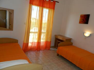 Apartments with parking space Rogoznica - 15005