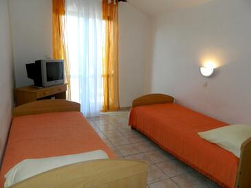 Apartments with parking space Rogoznica - 15005