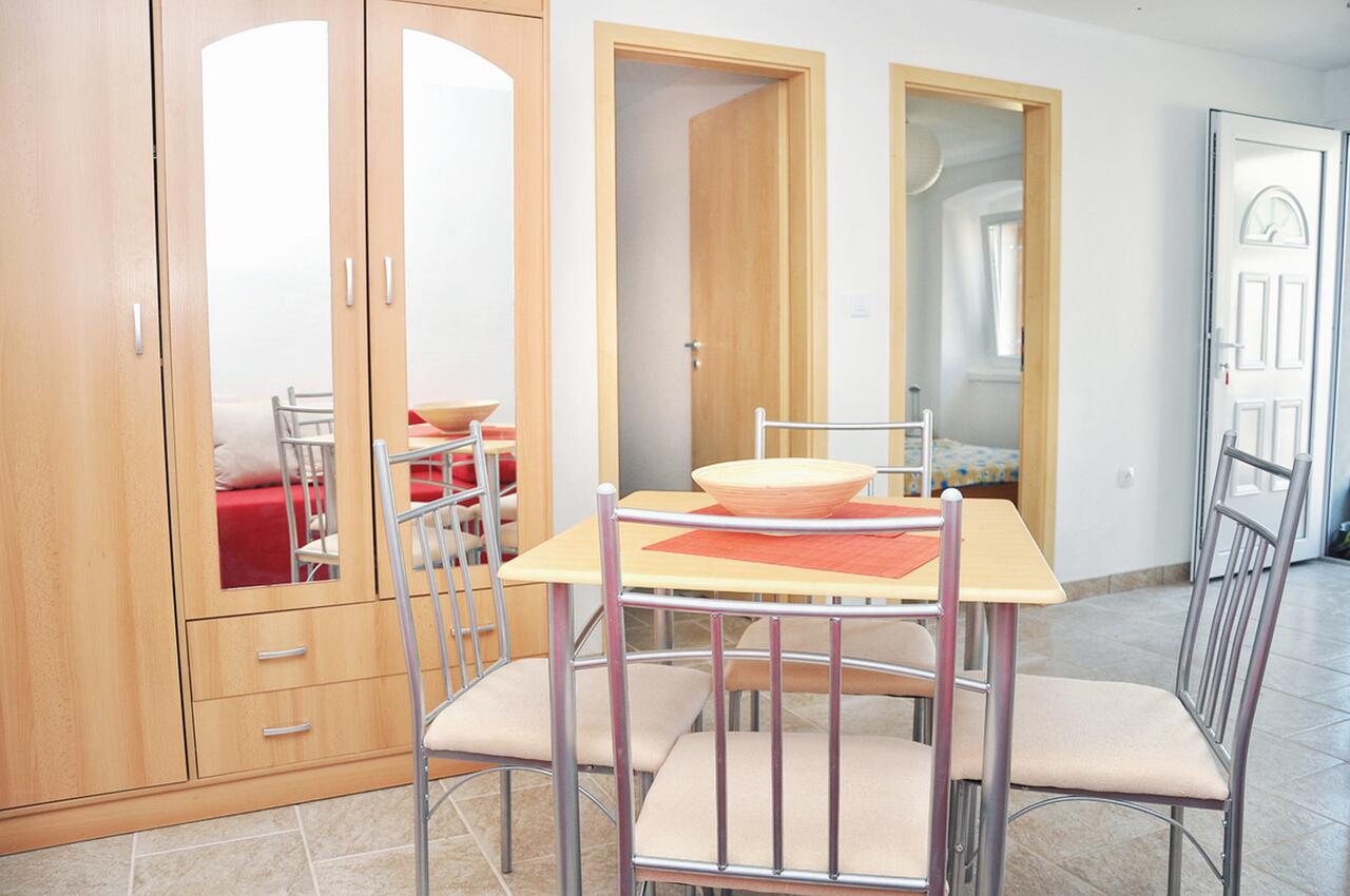 A-15006-a - Private accommodation - Apartments by the sea Veli Rat, Dugi otok