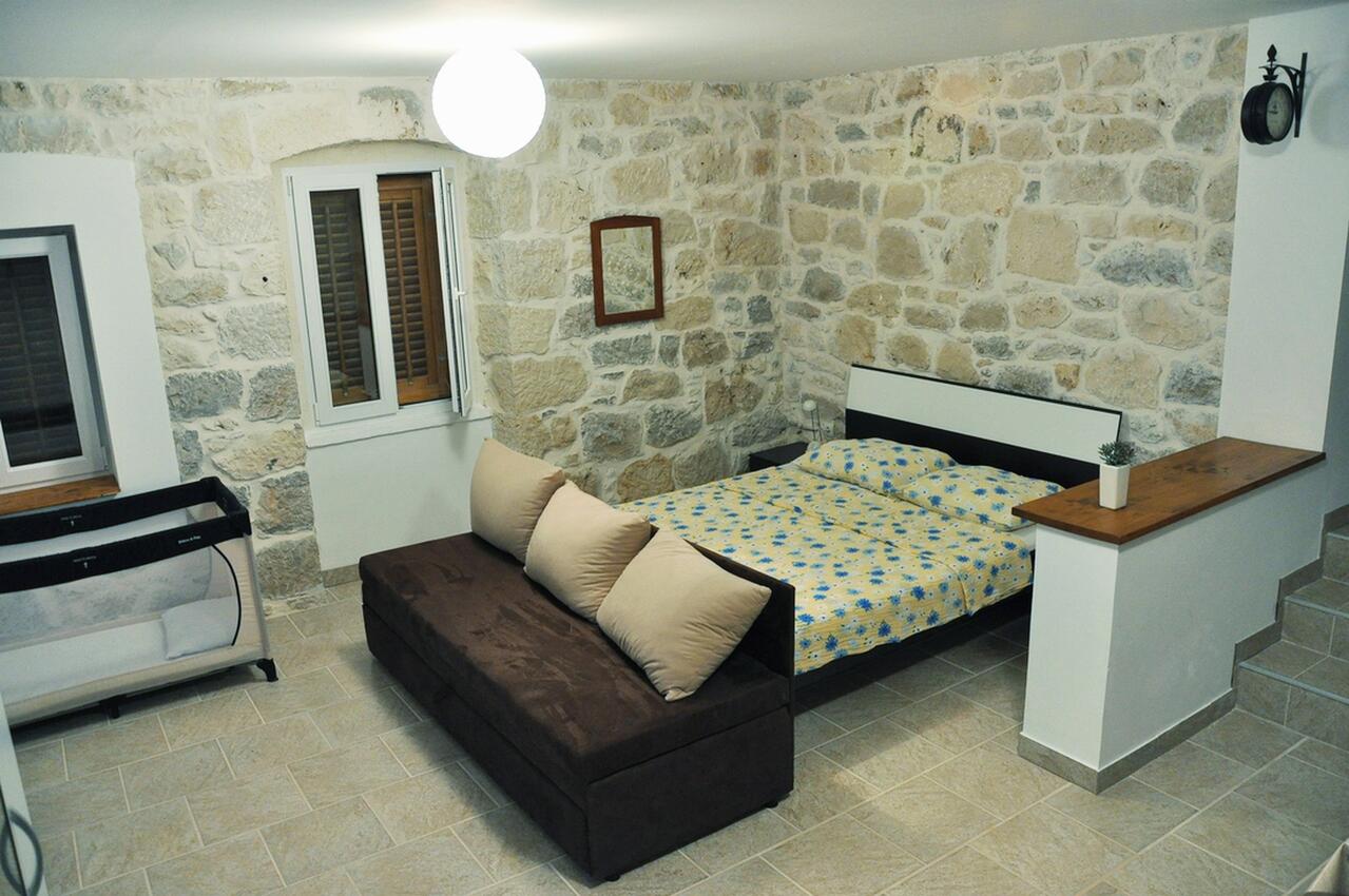 AS-15006-a - Private accommodation - Apartments by the sea Veli Rat, Dugi otok