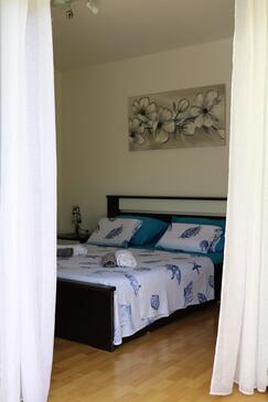 Apartments with parking space Punat, Krk - 15010