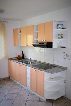 Ferienwohnungen mit Parkplatz Punat, Krk - 15010