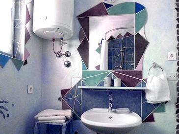 Apartment with terrace Njivice, Kvarner