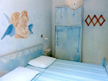 Apartment with terrace Njivice, Kvarner