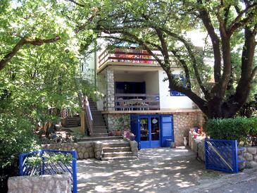 Apartment with terrace Njivice, Kvarner