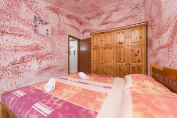 Apartment with terrace Poljana, North Dalmatia