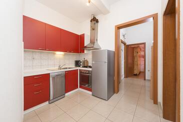 Apartment with terrace Poljana, North Dalmatia