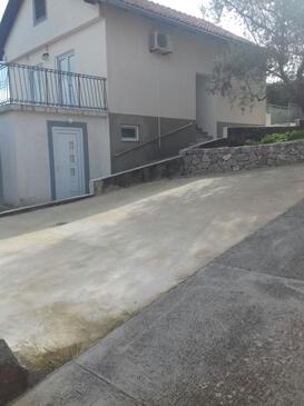 Apartment with terrace Poljana, North Dalmatia