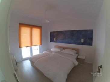 Apartmanok és szobák medencével Ploce, Usce Neretve - 15074