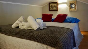 Apartments with WiFi Rovinj - 15084