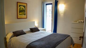 Apartments with WiFi Rovinj - 15084
