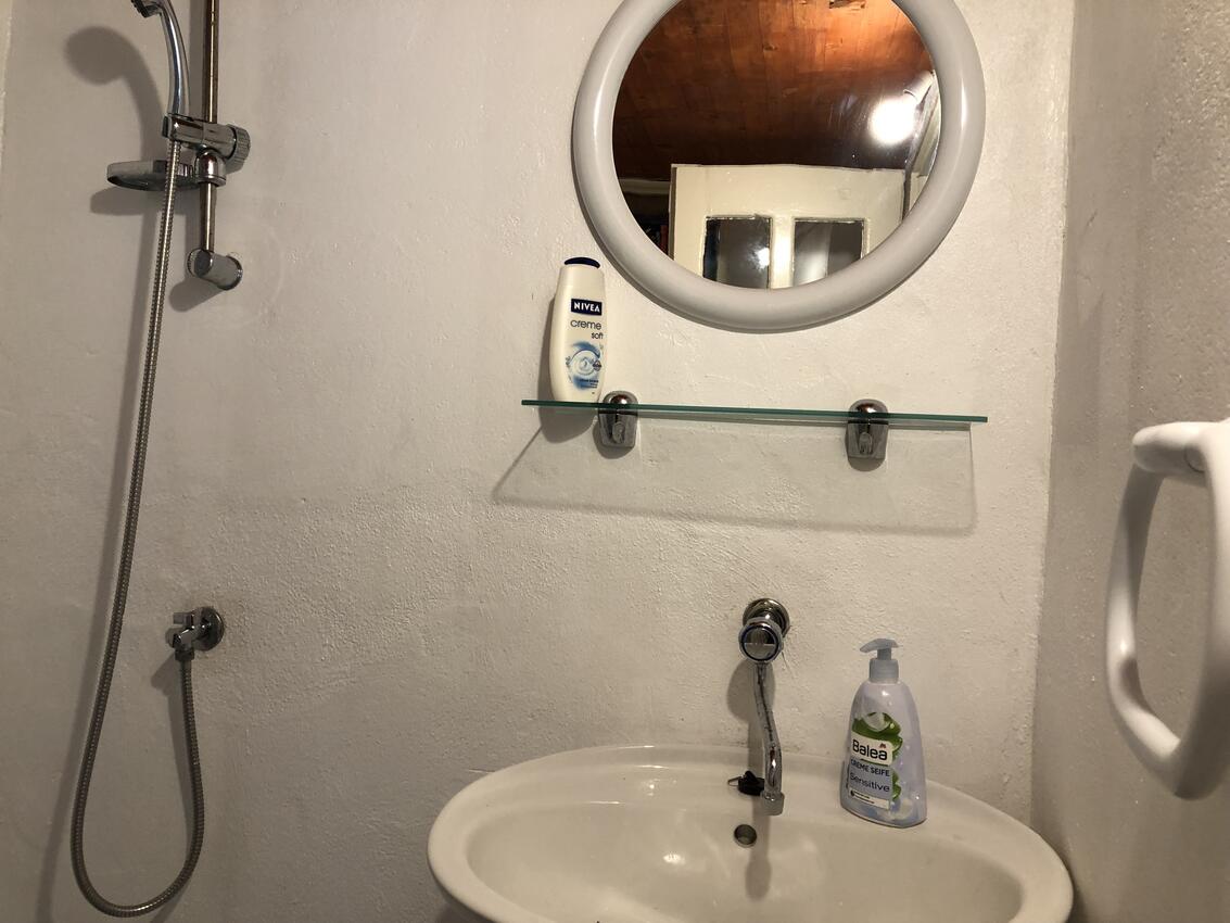 K-15087 - Alloggi privati - Casa dei pescatori accanto al mare Baia Srhov Dolac, Lesina - Hvar