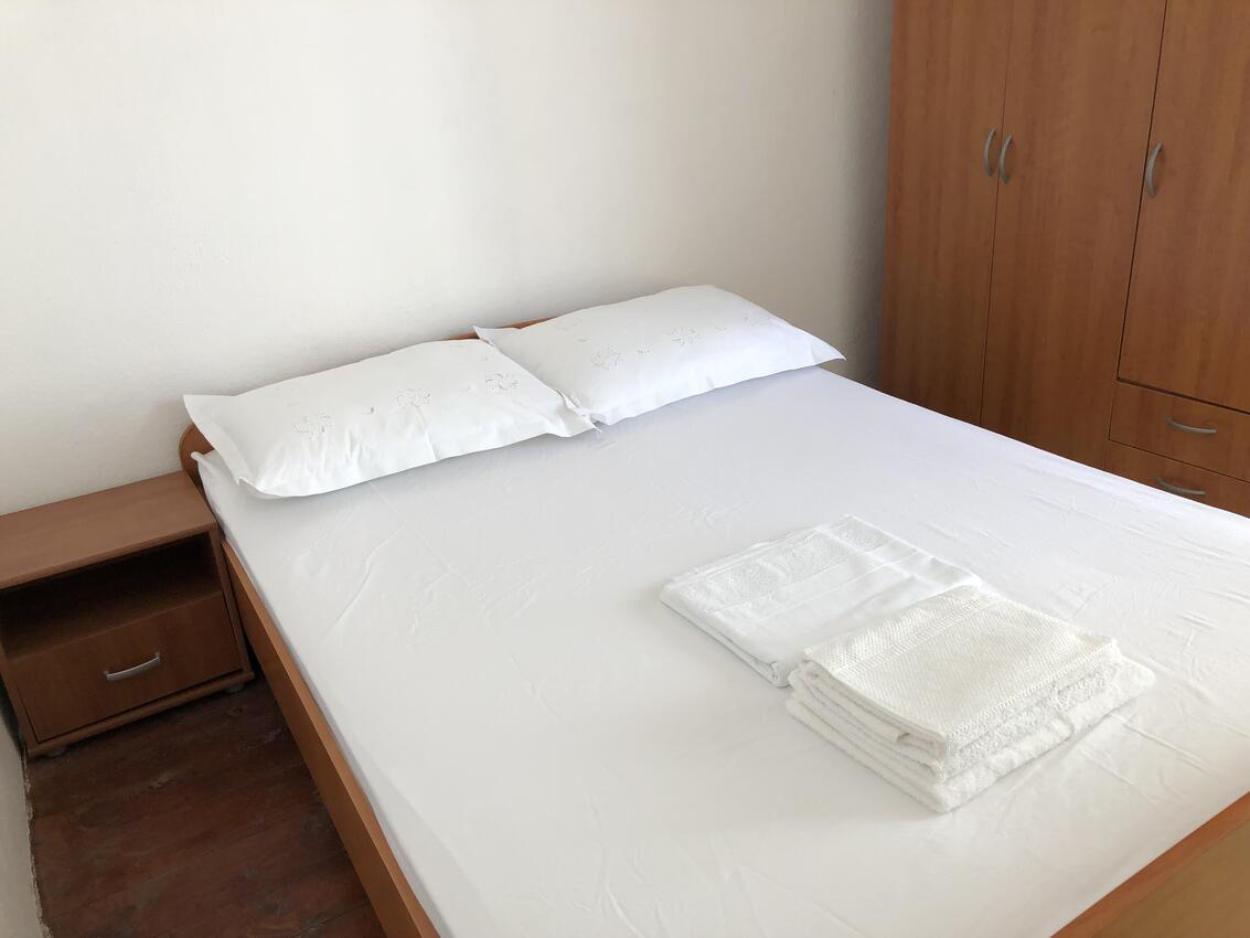 K-15087 - Alloggi privati - Casa dei pescatori accanto al mare Baia Srhov Dolac, Lesina - Hvar