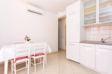 Apartments with parking space Punat, Krk - 15094