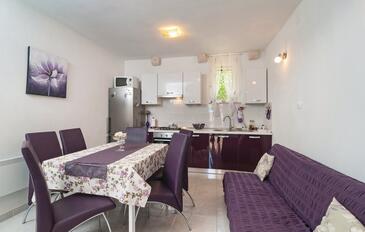 Family friendly house with a swimming pool Škrip, Brač - 15100
