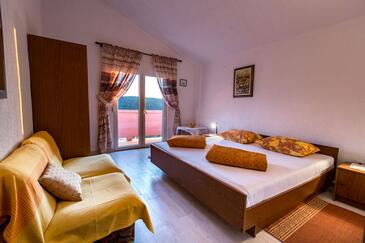 Apartmanok gyermekes családok részére Kampor, Rab - 15144