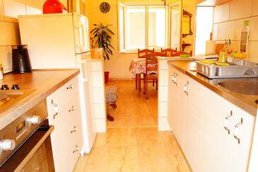 Apartmani uz more Krilo Jesenice, Omiš - 15145
