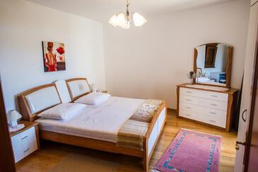 Familiehus med pool Rogoznica - 15176