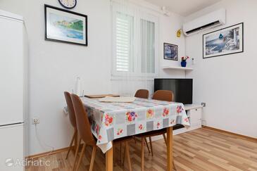 Apartmanok a tenger mellett Pisak, Omis - 15177