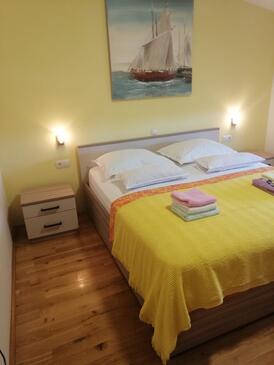 Apartments with parking space Bibinje, Zadar - 15178