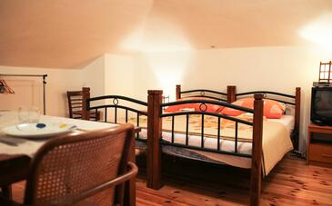 Apartments by the sea Makarska - 15200