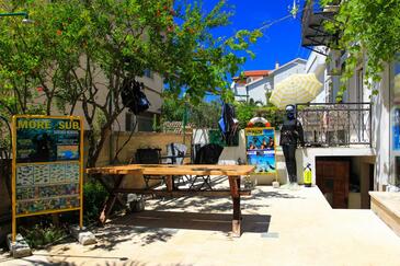 Apartments by the sea Makarska - 15200