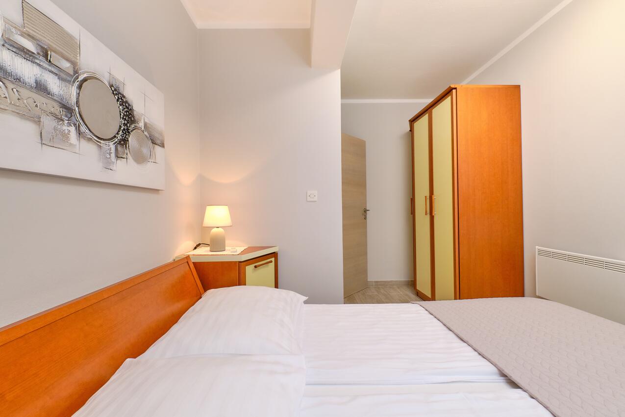 A-15201-a - Private accommodation - Apartments with a parking space Mali Lošinj, Lošinj
