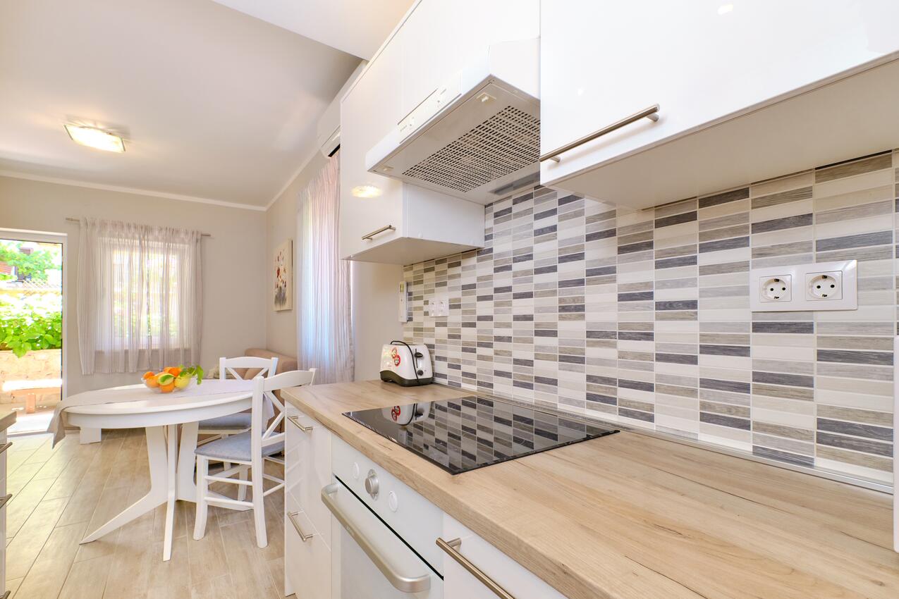 A-15201-a - Private accommodation - Apartments with a parking space Mali Lošinj, Lošinj