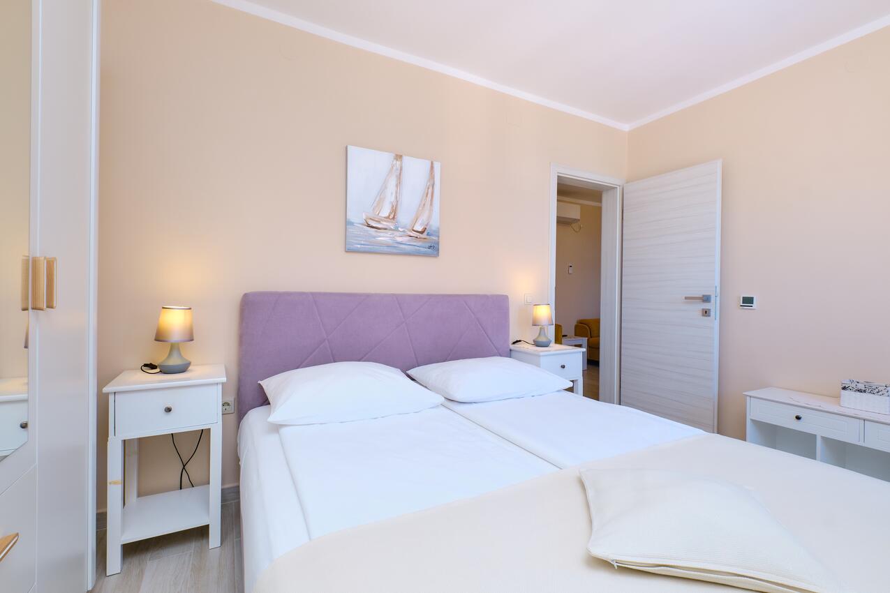 A-15201-c - Private accommodation - Apartments with a parking space Mali Lošinj, Lošinj