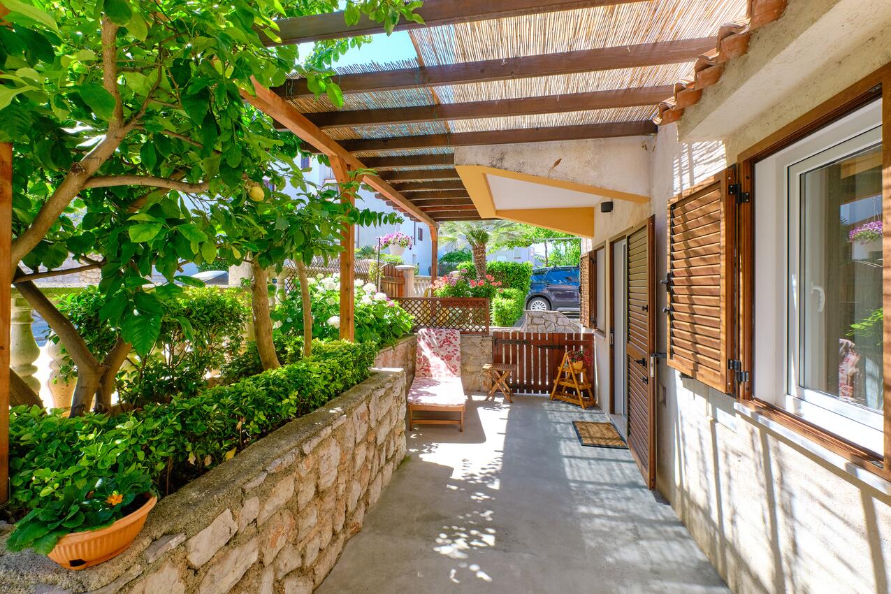 Courtyard - Apartments with a parking space Mali Lošinj, Lošinj