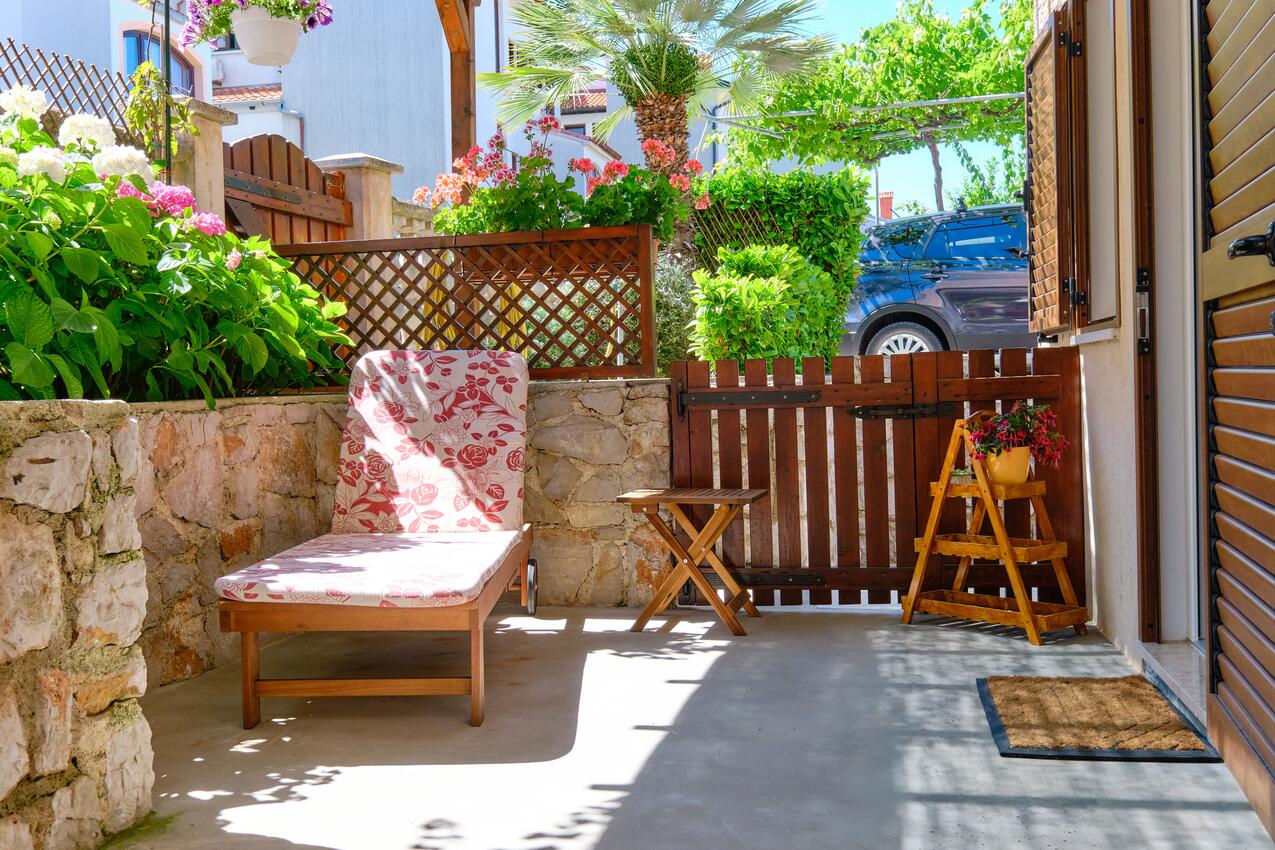 Courtyard - Apartments with a parking space Mali Lošinj, Lošinj