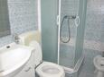 Bristva, Baderom i overnattingstype apartment, WiFi.