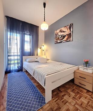 Apartments with parking space Vodice - 15228