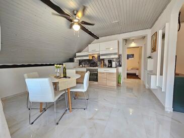 Apartamente cu parcare Vodice - 15228