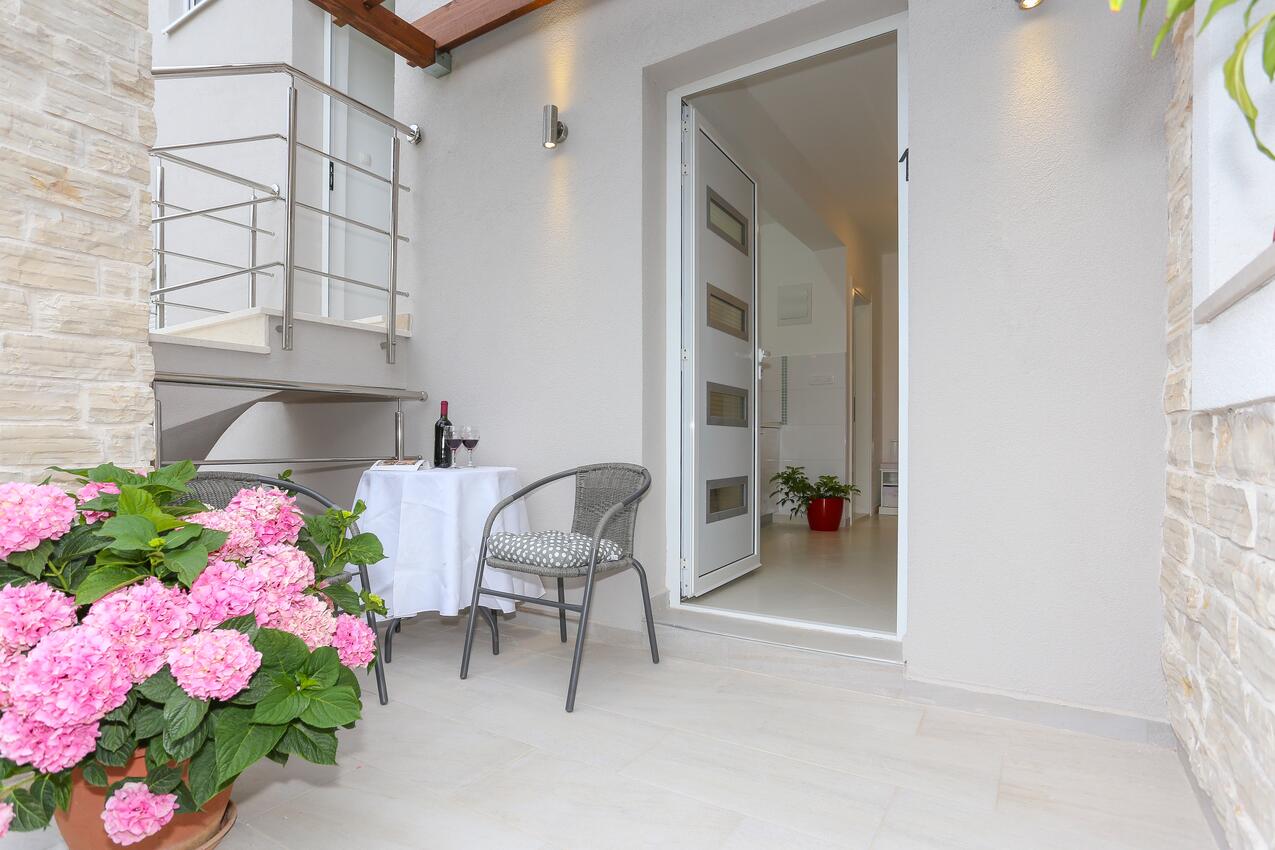 Ferienwohnungen am Meer Tribunj, Vodice - 15233