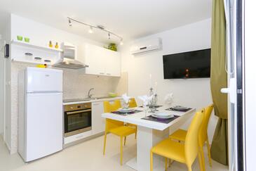 Appartamenti accanto al mare Trebocconi - Tribunj, Vodizze - Vodice - 15233