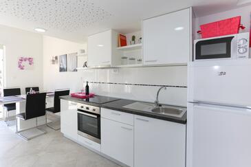 Апартаменты у моря Трибунь - Tribunj (Водице - Vodice) - 15233