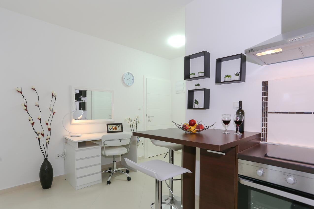 Apartments by the sea Tribunj, Vodice - 15233