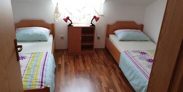 Appartamenti con parcheggio Slosella - Pirovac, Sebenico - Šibenik - 15271