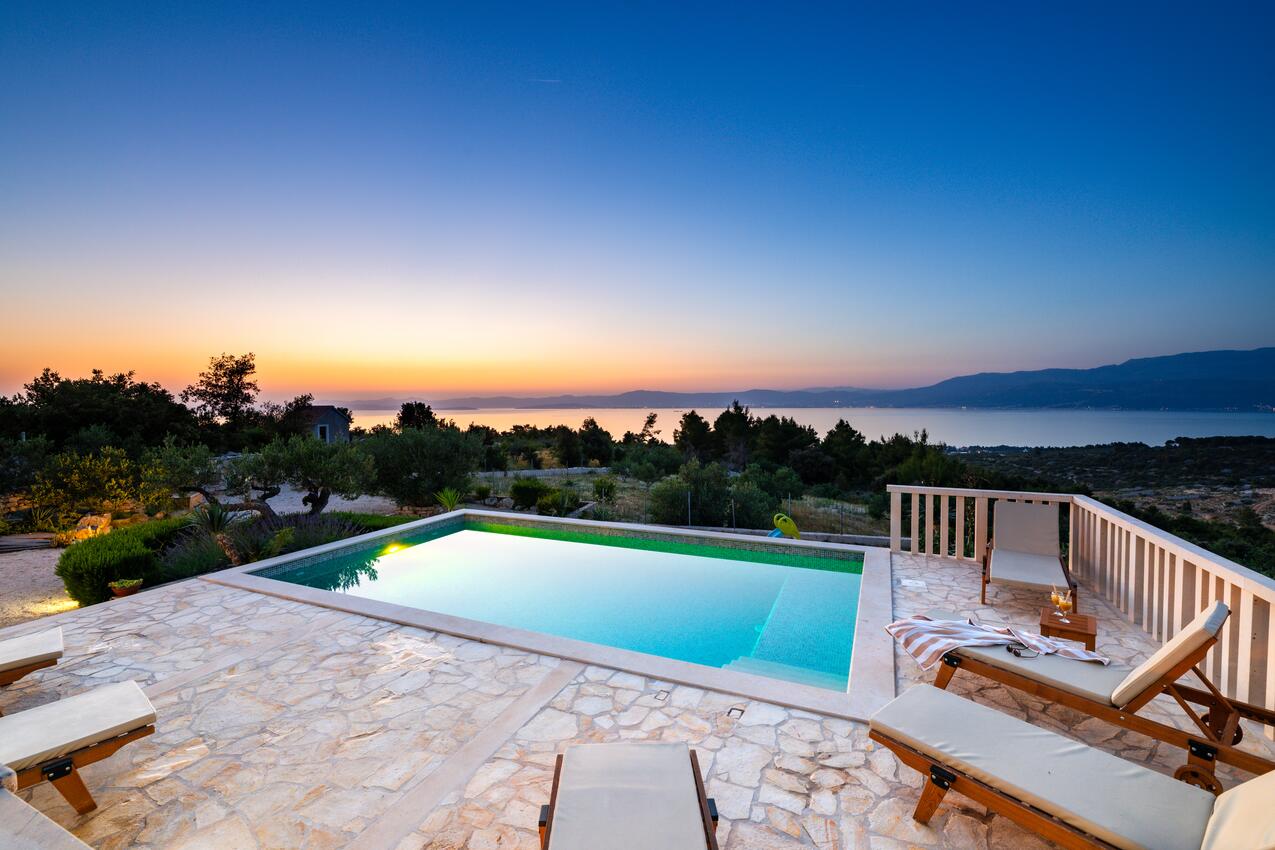 Haus mit Pool für Familien Supetar, Brac - 15280