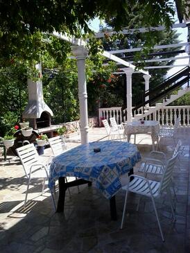 Apartments with parking space Novi Vinodolski - 15292