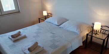 Apartmani s parkingom Kornić, Krk - 15293