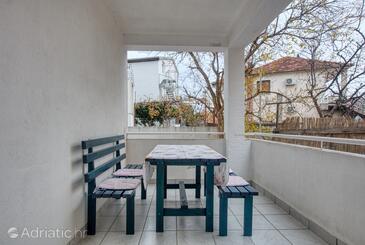 Apartmanok parkolóhellyel Pirovac, Sibenik - 15320